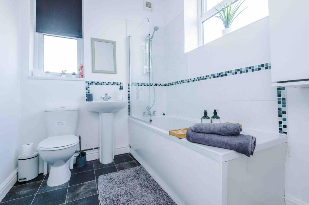Spacious One-bedroom In Saint Helens *